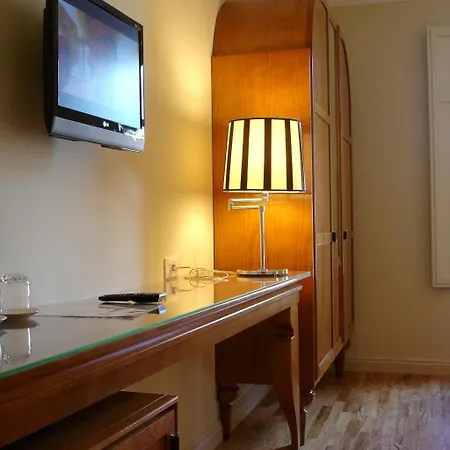 Hotel Certosa 3*