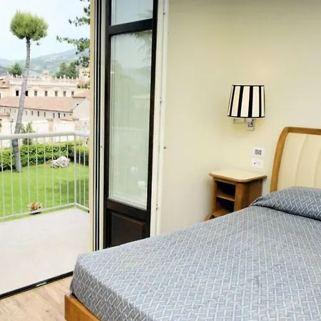 Certosa Hotel Padula