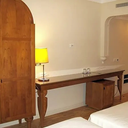 Hotel Certosa 3*